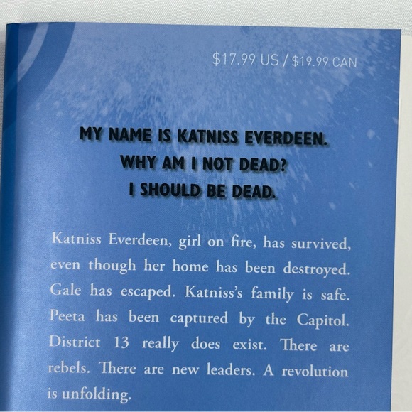 The Hunger Games Trilogy 3 Book Series - Picture 9 of 9